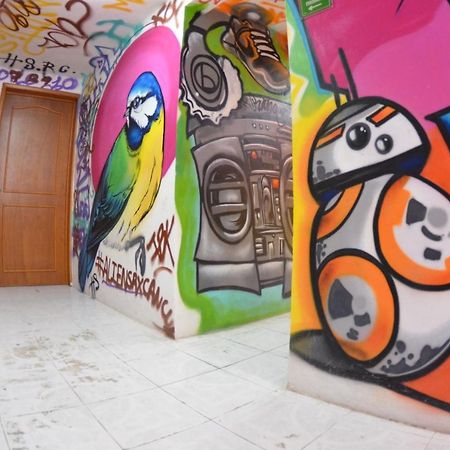 Fiesta Party Hostel - カンクン エクステリア 写真