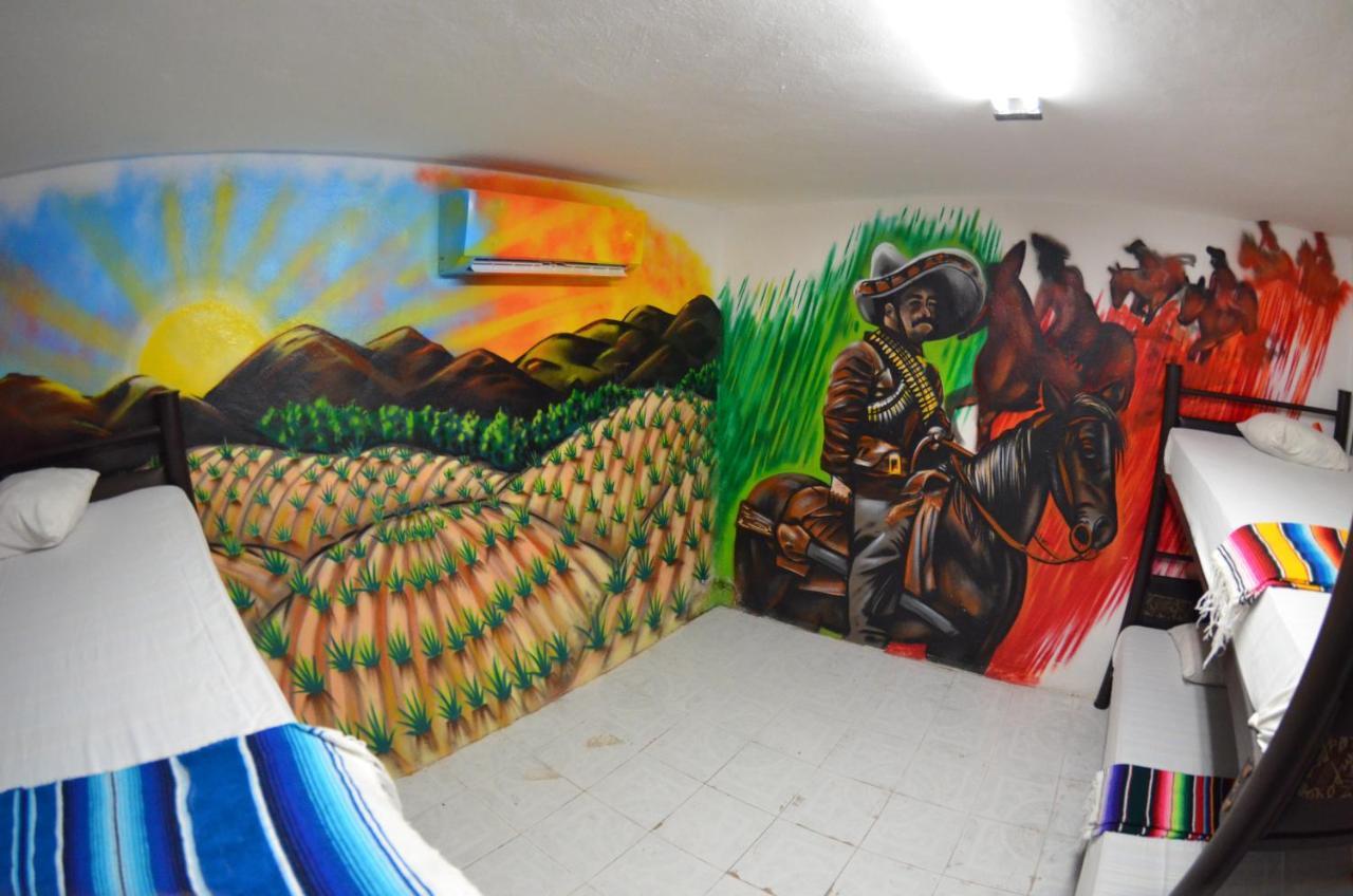 Fiesta Party Hostel - カンクン エクステリア 写真