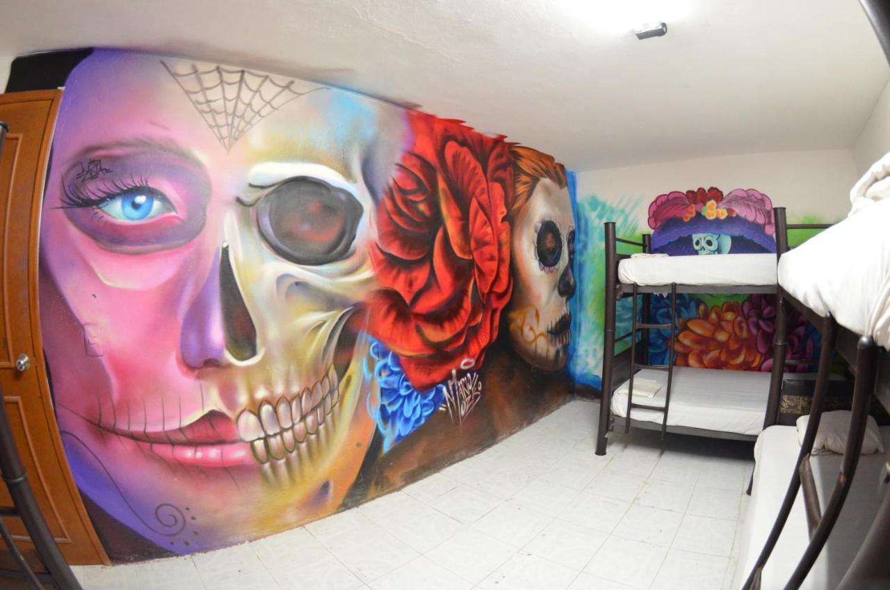 Fiesta Party Hostel - カンクン エクステリア 写真