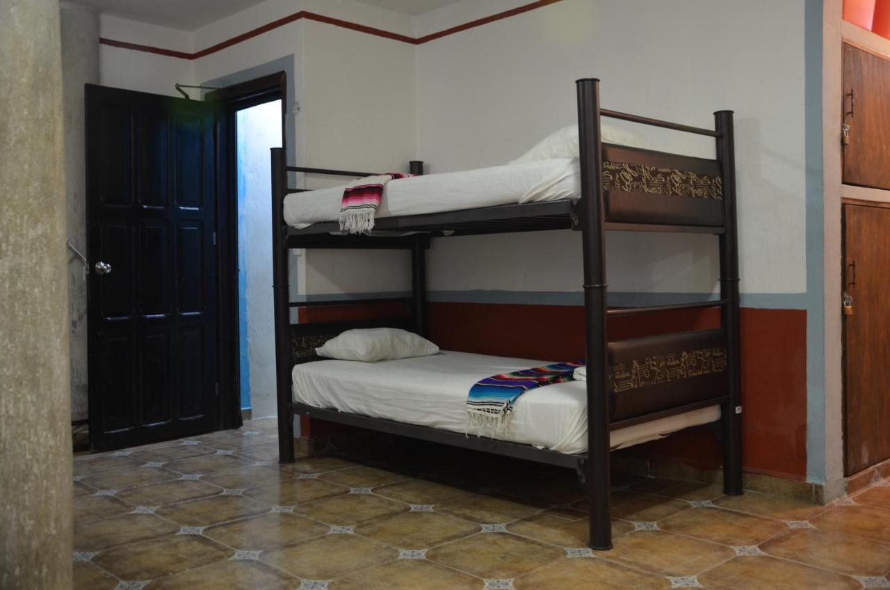 Fiesta Party Hostel - カンクン エクステリア 写真