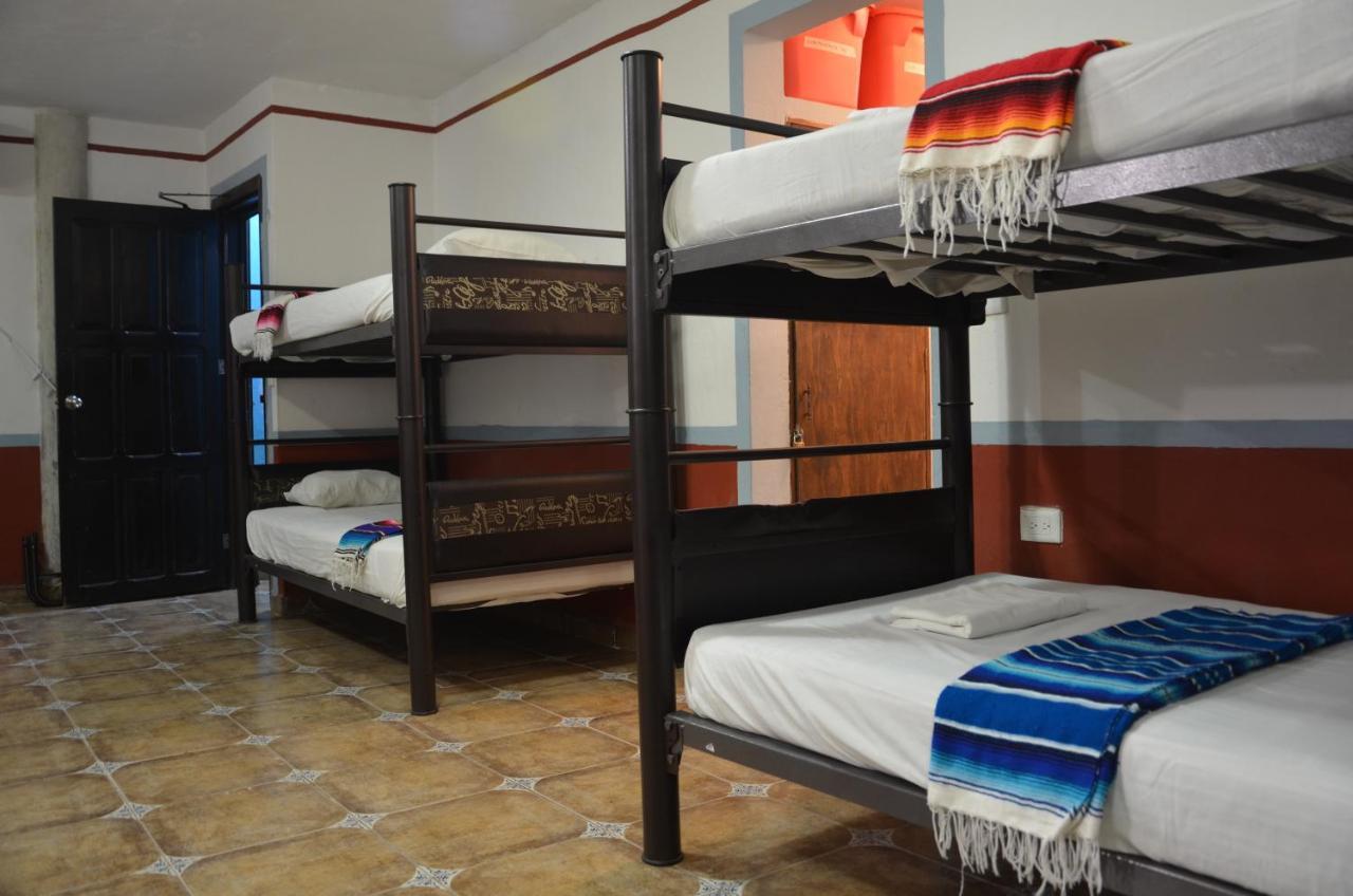 Fiesta Party Hostel - カンクン エクステリア 写真