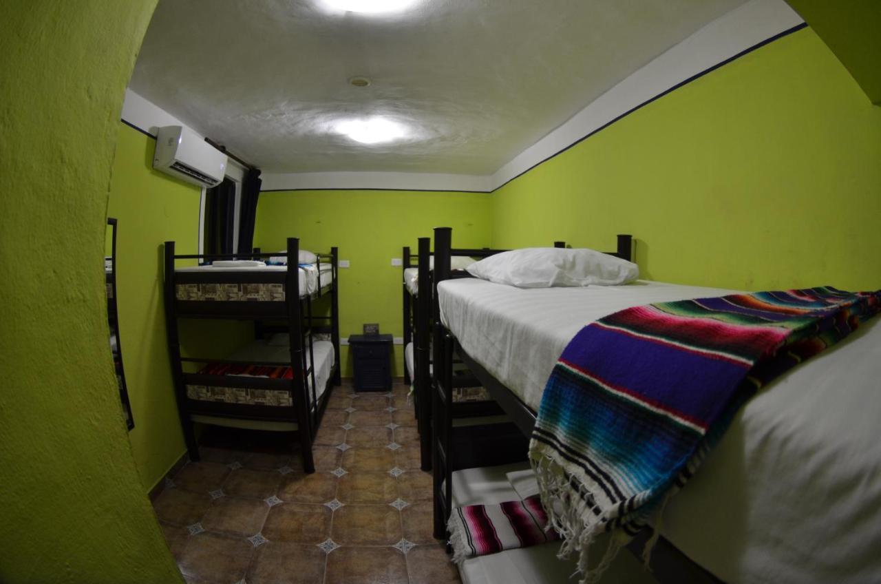 Fiesta Party Hostel - カンクン エクステリア 写真
